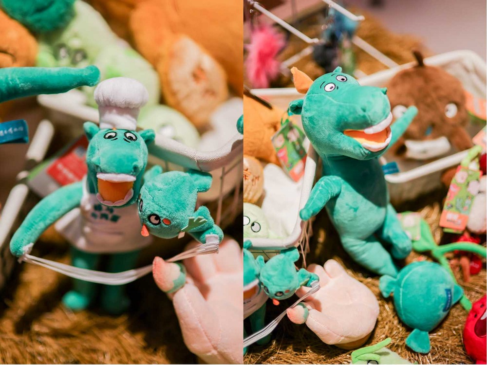 1765786648156686.jpg 绿马组合 1.jpg